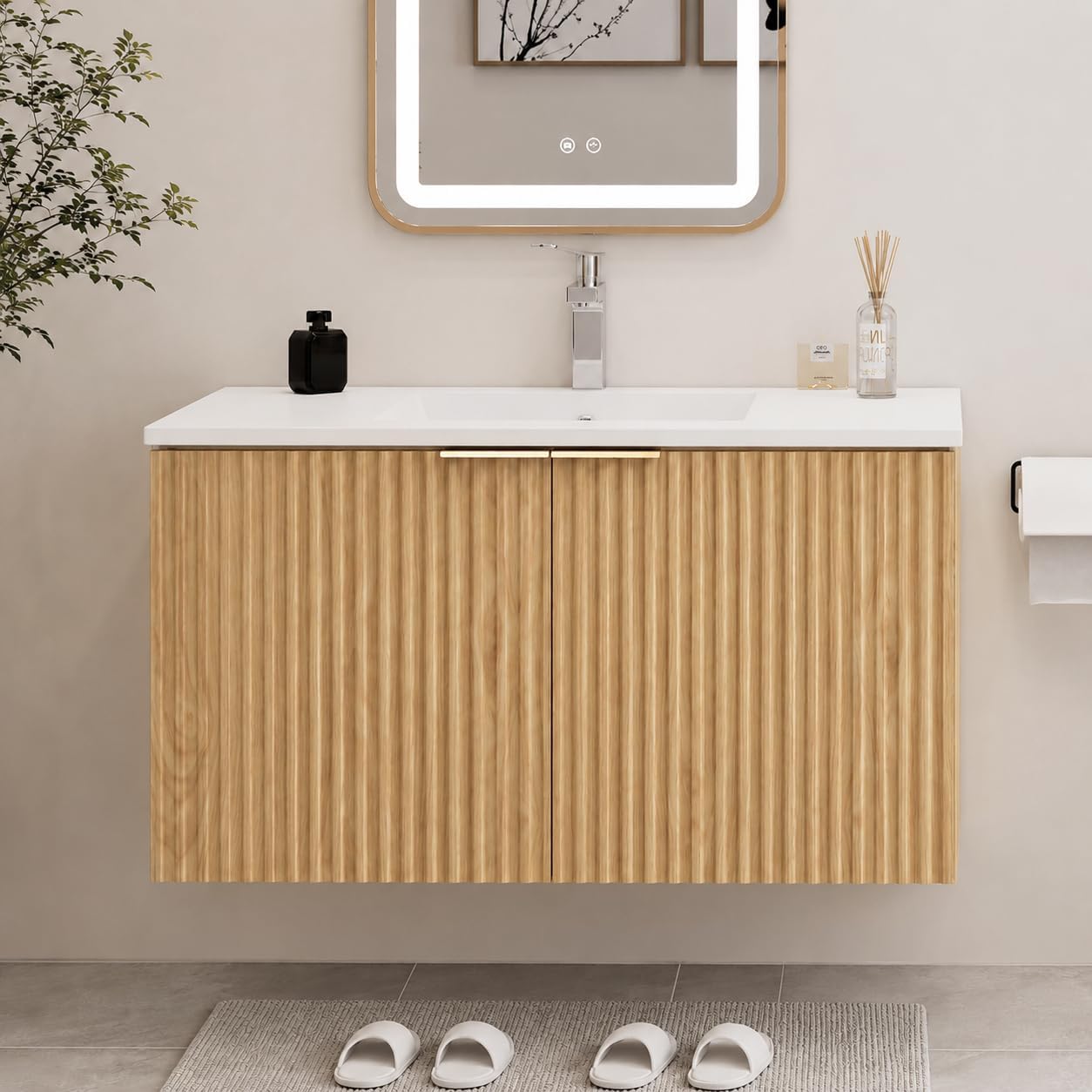 Home In Bathroom - ตู้ห้องน้ำแบบลอยตัวทันสมัยพร้อมบานประตูลายคลื่น ตู้เก็บของติดผนัง บานพับปิดแบบนุ่มนวล อ่างเซรามิก พร้อมที่จัดเก็บ สำหรับห้องน้ำในบ้าน
